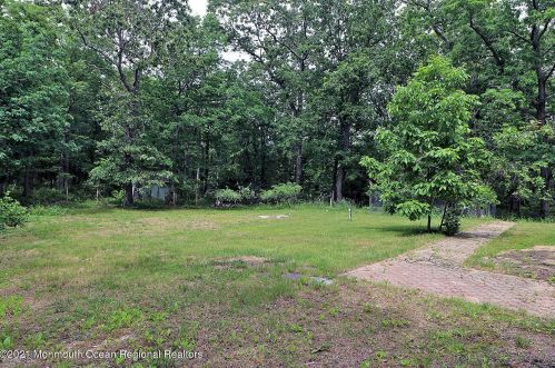 480 Veterans Hwy, Jackson Twp NJ 08527-5122 exterior