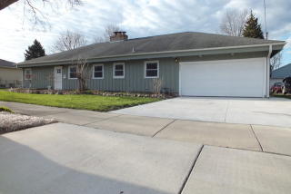 317 Adams St, Hoffman Estates, IL 60123-7529