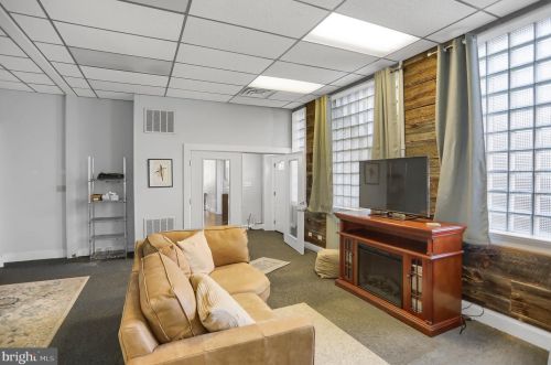 301 Penn St, Huntingdon PA 16652-1609 exterior