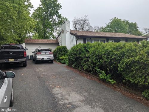 309 Cheyenne Trl, Browns Mills, NJ 08015-6220