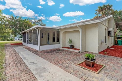 1301 Grand Canal Dr, Naples, FL 34110-1521