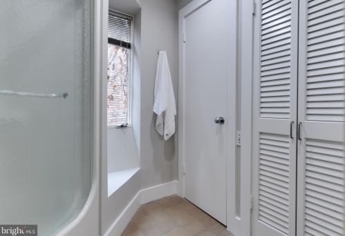 1007 New Hampshire Ave, Washington DC 20011-4729 exterior