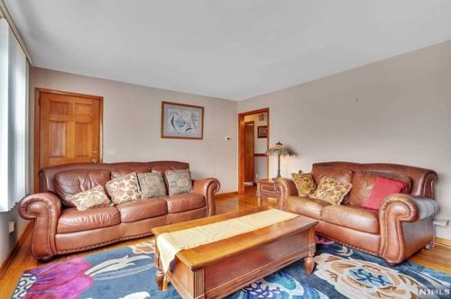 190 Maple St, Fairview NJ 07022-1512 exterior