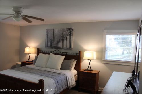 52 4 Winds Dr, Middletown NJ 07748-3141 exterior