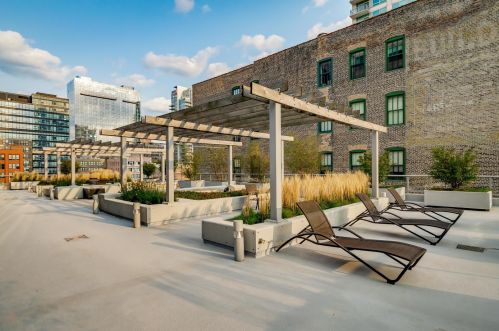 611 Wells St, Chicago IL 60607-4782 exterior