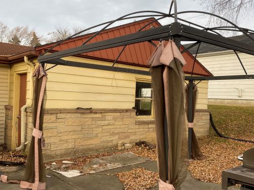 2933 Rochelle Ave, Milwaukee WI  53209-2624 exterior