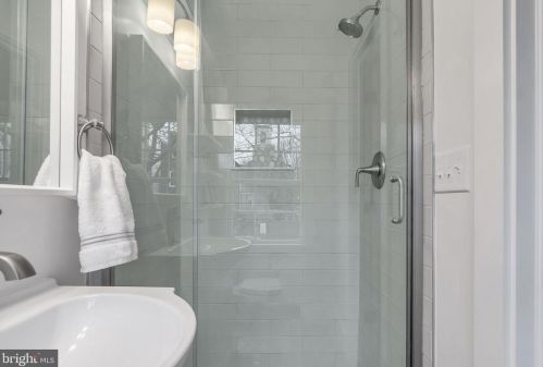 313 Royal St, Alexandria VA  22314-2628 exterior