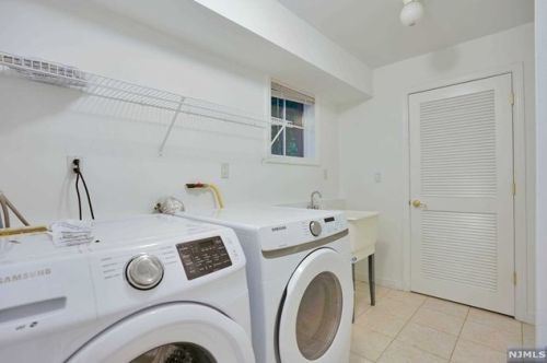 141 Hudson Cv, Edgewater NJ 07020-1480 exterior