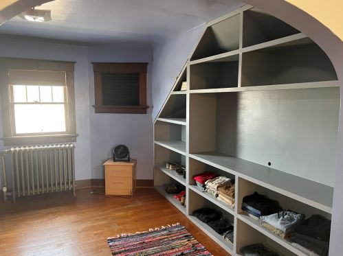 1607 Division St, Manitowoc WI 54220-5627 exterior