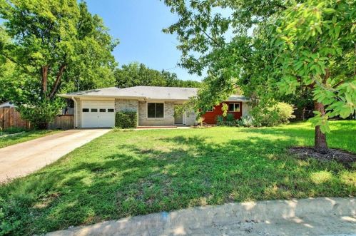 900 Aurora Cir, Austin TX  78757-3415 exterior