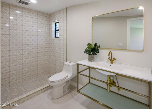 2447 39th Pl, Phoenix AZ  85008-2239 exterior