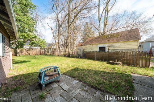 1846 Silver Ave, Grand Rapids MI 49507-2712 exterior