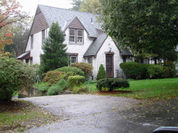 39 Devonshire Rd, Newton, MA 02468-2207