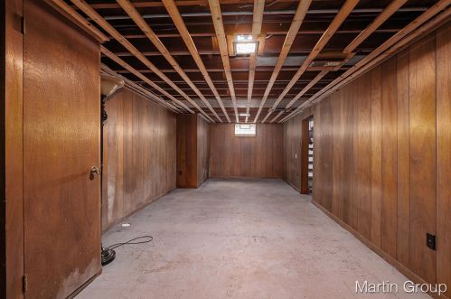 244 Thurston St, Grand Rapids MI 49548-3163 exterior