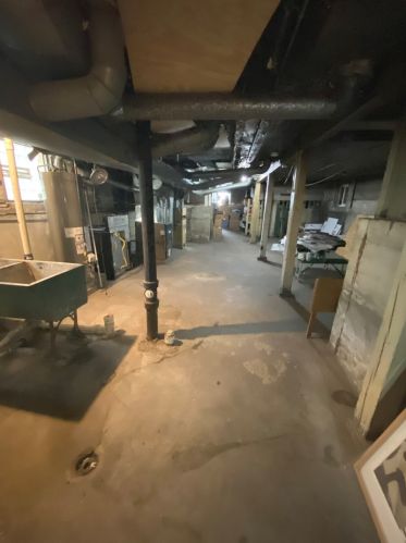 7525 Wentworth Ave, Chicago IL 60620-1031 exterior