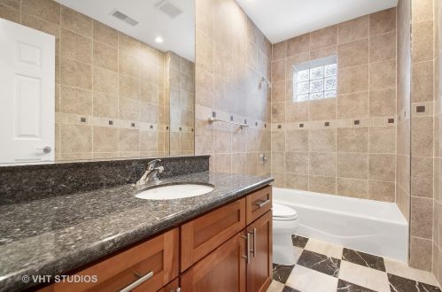 3363 Wallace St, Chicago IL 60616-3716 exterior