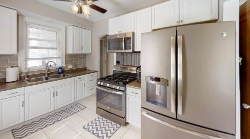 2916 Meade Ave, Chicago IL 60634-5024 exterior