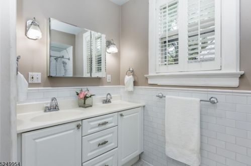 181 Smt Ave, Montclair NJ 07043-1817 exterior