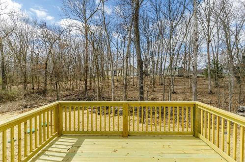 150 Village Circle Dr, Winfield MO 63389-2051 exterior