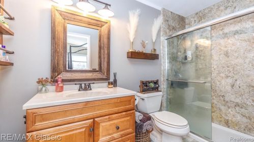 22158 Edgewater, Novi MI  48375-5014 exterior