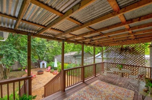 1708 Cedar Ave, Austin TX 78702-1429 exterior