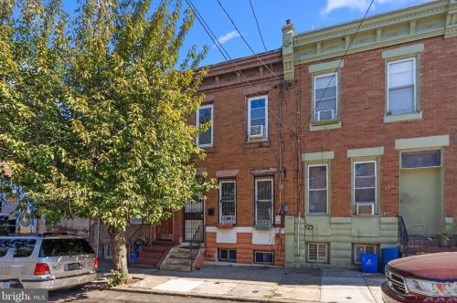 3053 8th St, Philadelphia, PA 19133-2021