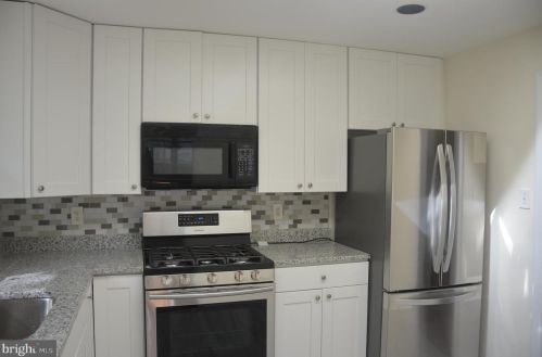 1446 Mayflower Dr, Mc Lean VA  22101-5614 exterior