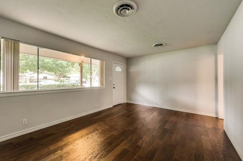 2612 Helmet St, Irving TX  75060-2315 exterior