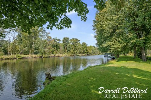 7055 Bouman Dr, Middlevle, MI 49333-9093