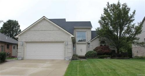 51793 Eva Dr, Macomb Township, MI 48042-4235