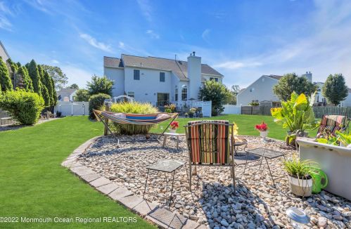 325 Meadowood Rd, Jackson Twp NJ 08527-1181 exterior