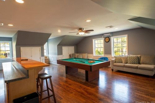 101 High St, Derby CT 06418-2721 exterior