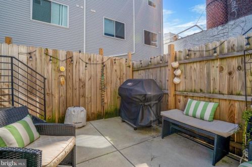 2649 Collins St, Philadelphia PA  19125-1408 exterior