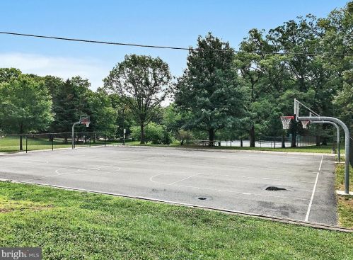 9609 Hastings Dr, Silver Spring MD 20901-3198 exterior