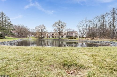 51 Slope, Clinton NJ 08809-1134 exterior