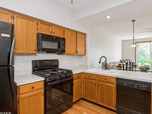 4453 Brownstone Way, Waukegan IL 60085-8638 exterior