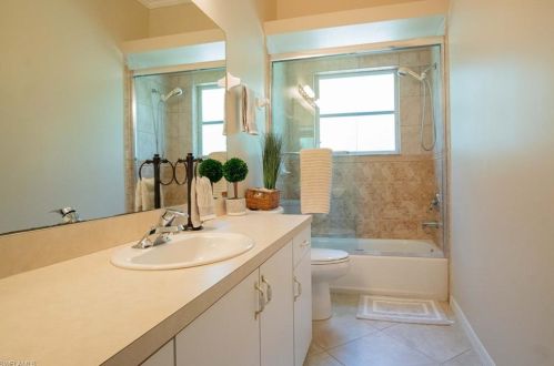 2661 2 St, Naples FL 34120-1389 exterior