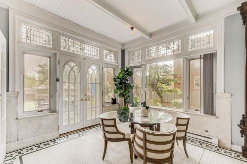 5211 Washington Pl, Saint Louis MO 63108-1117 exterior