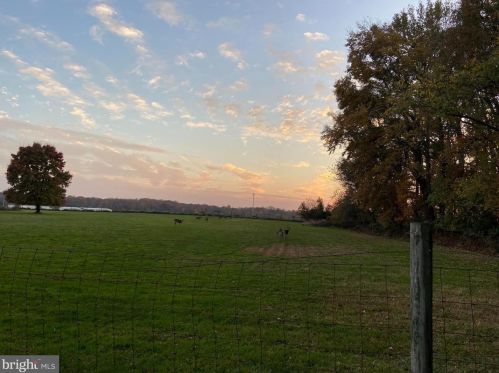 262 Lk Rd, Pilesgrove NJ 08098-3008 exterior