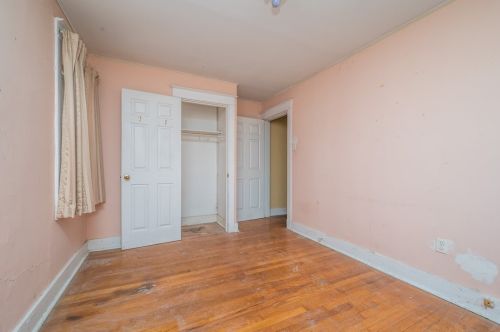 5735 Pocusset St, Pittsburgh PA 15217-2218 exterior