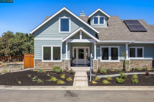 1711 Berrywood Dr, Concord CA 94521-2142 exterior