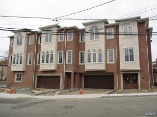 29 Cumbermeade Rd, West Fort Lee NJ  07024-4112 exterior