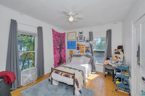 4324 Gilliat St, Duluth MN 55804-2144 exterior