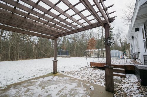 6690 Minard Dr, Meskegon MI 49442-4996 exterior