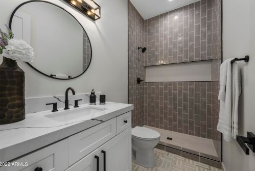 6841 12th Ave, Phoenix AZ  85013-1021 exterior