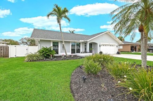 124 Willowick Dr, Naples FL 34110-1361 exterior