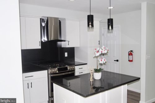 1164 Collings Rd, Camden NJ  08104-3006 exterior