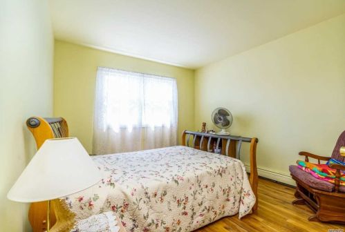 1555 Dwight Pl, Bronx NY 10465-1122 exterior