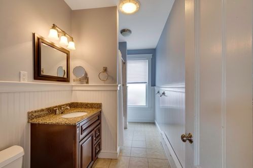 14 Lowell St, Woburn MA 01801-2358 exterior