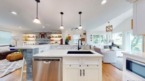 44 Ettadore Park, Milford CT 06460-6611 exterior